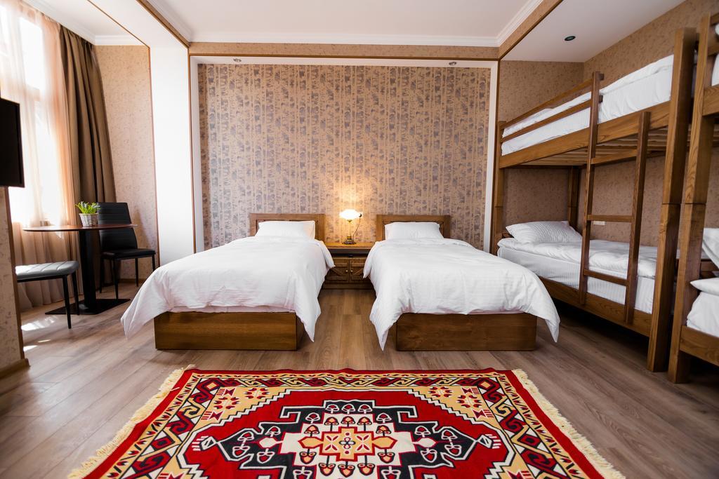 Metekhi'S Galavani Hotel Tbilisi Exteriör bild