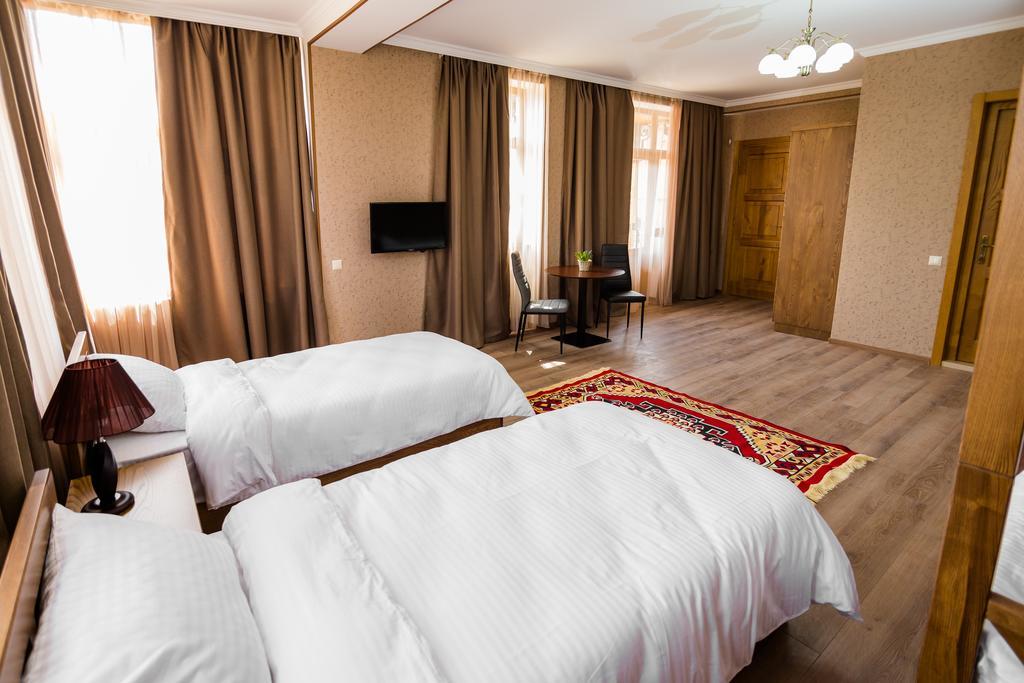 Metekhi'S Galavani Hotel Tbilisi Rum bild