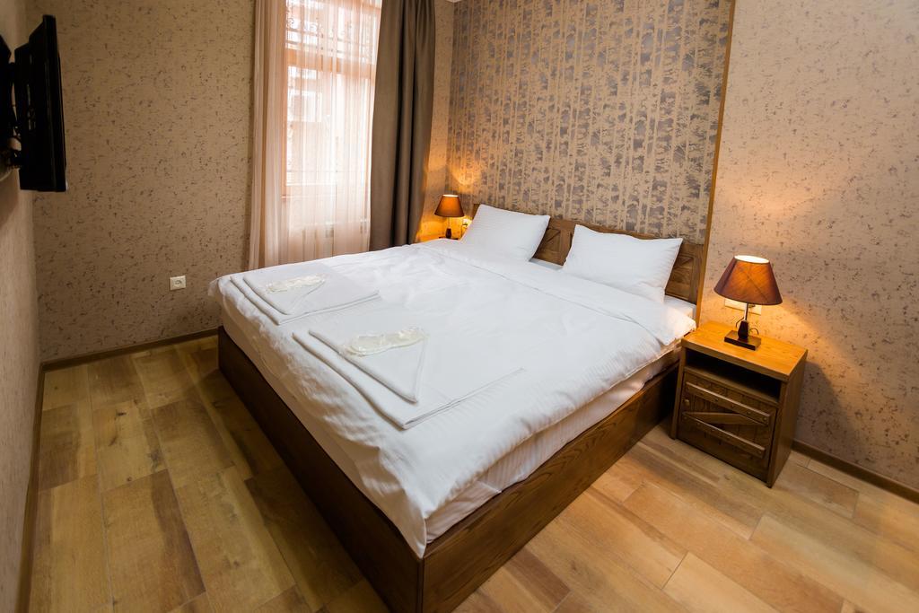 Metekhi'S Galavani Hotel Tbilisi Rum bild